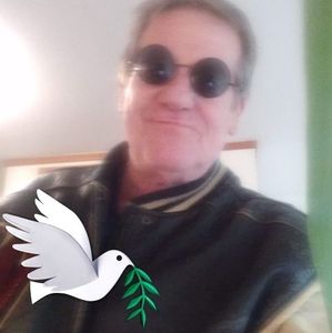 Meet your Posher, Dennis